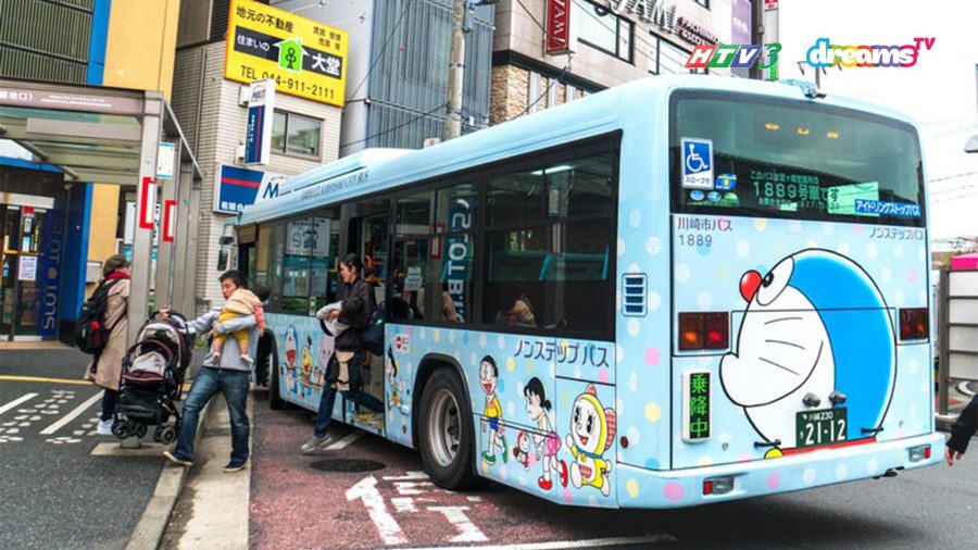 Xe bus đến bảo tàng Fujiko Fujio